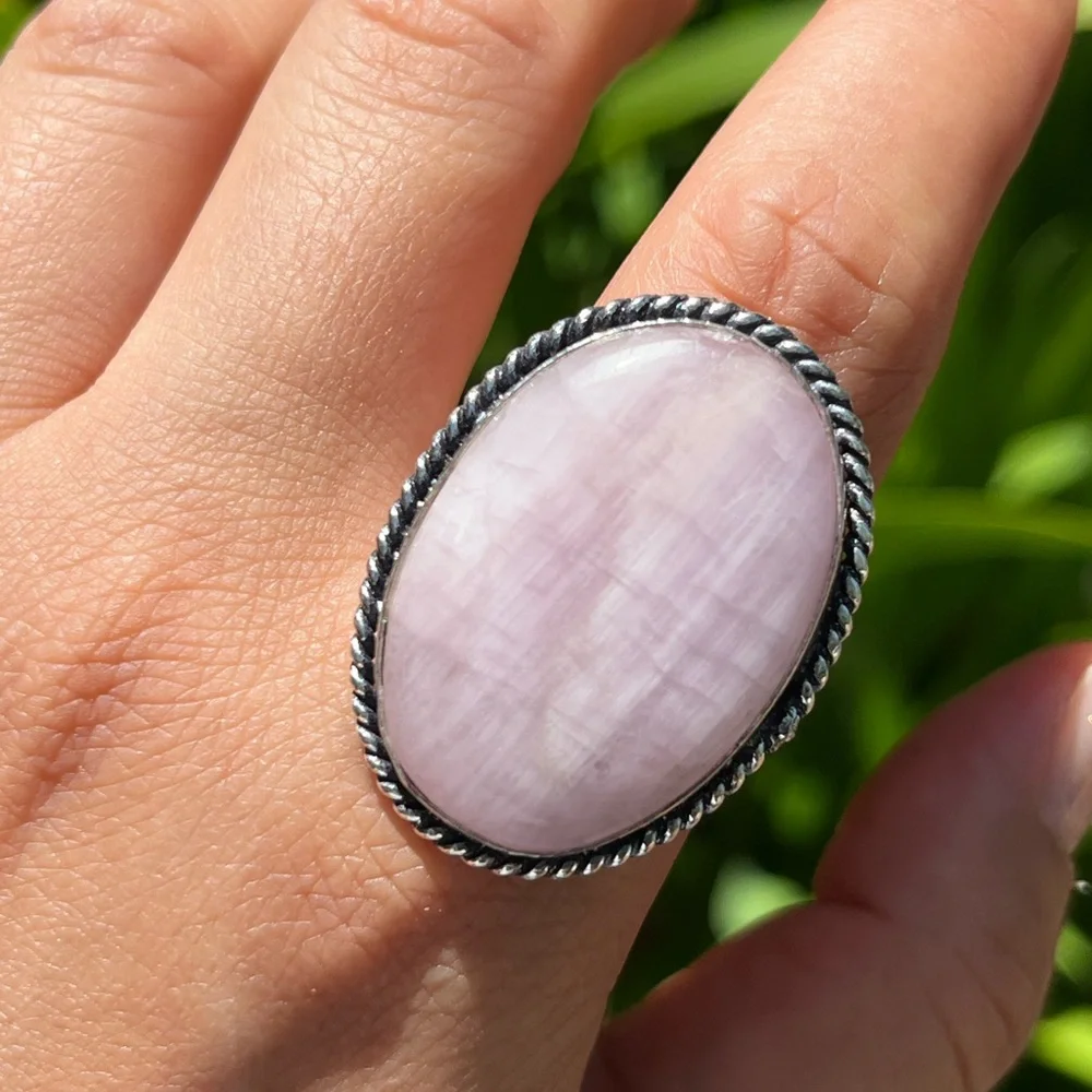 Size 8.5 925‎ silver plated Flashy Kunzite Ring